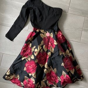 CHI CHI LONDON DRESS SZ 6 US 8 UK